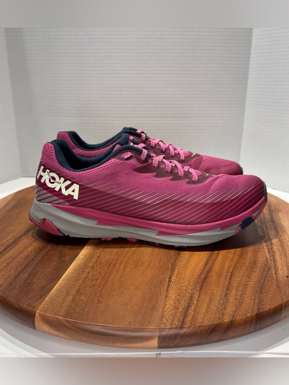 Hoka One One Torrent 2 Women’s Size 9.5 Running Shoes Pink Athletic Sneaker